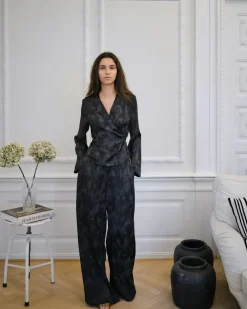 Simmi Distress Blouse 164441*Neo Noir Sale