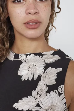 Sisters Point Sis-Top 19309< T-Shirts & Toppe