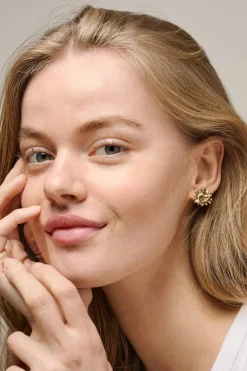 Enamel Copenhagen Studs, Large Sunshine E421G< Øreringe