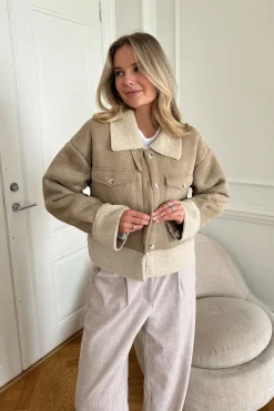 BYIC Theaic Teddy Jacket< Overtøj & Jakker