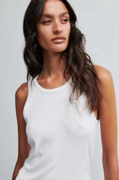 Second Female Under Tank Top 60175< T-Shirts & Toppe