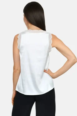 Sisters Point Vara-Ta< T-Shirts & Toppe