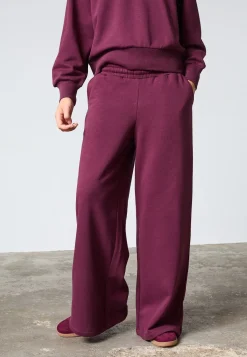 Vemia-Pa 19156*Sisters Point Clearance