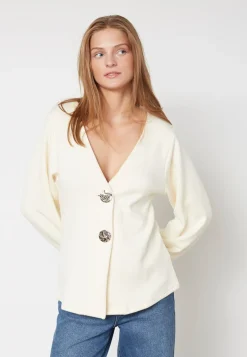 Vitea-Ca 19177*Sisters Point Clearance