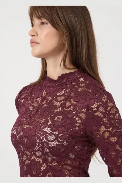 lacey Ls Lace Top*YAS Best